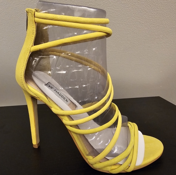 Steve Madden Shoes - Steve Madden Santi 7½ Yellow Nubuck Sandal